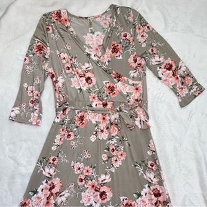 LARA WRAP DRESS FLORAL PRINT MAXI SIZE MEDIUM EUC